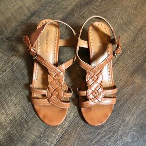 Adrienne Vittadini tan leather block heels 7.5